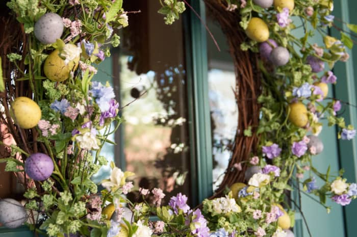 Download Spring Wreaths - Mahoney's Garden Center